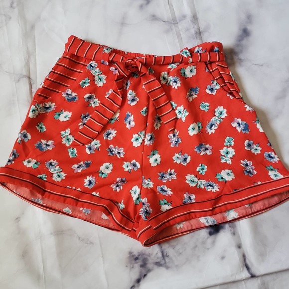❤️XHILARATION red floral stripe belt shorts S - Picture 1 of 8